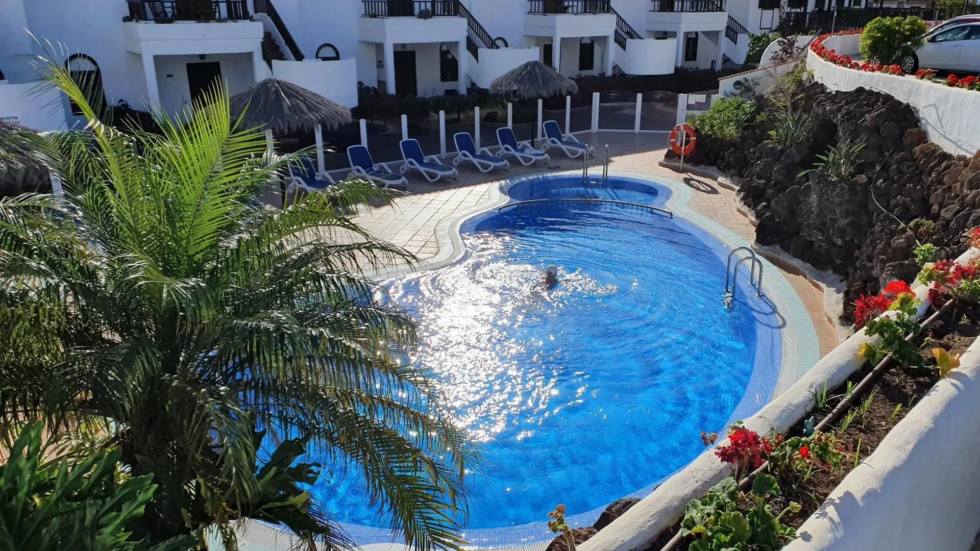 הקונטקטים של Marina Golf Apartment